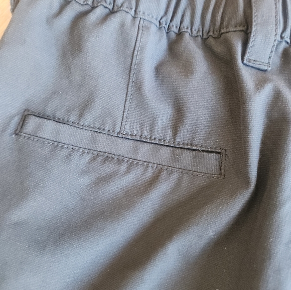 Banana Republic Men's Shorts size 34 - Picture 7 of 7
